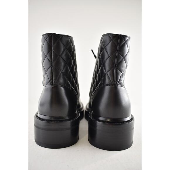 Chanel 21A Black Quilted Gold CC Chain Combat Lace Up Tie Ankle Short Boots 40 - Picture 14 of 15